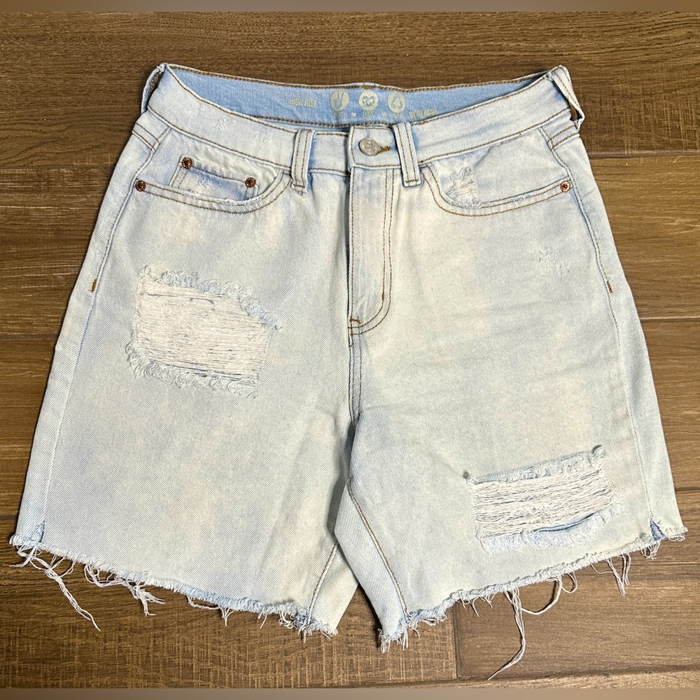 Women’s 90’s Boyfriend Mid- Length Distressed Denim Shorts Size 7/28